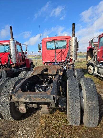 2008 Mack CHU613 showing 50,530 mi, 12,375 hrs- runs