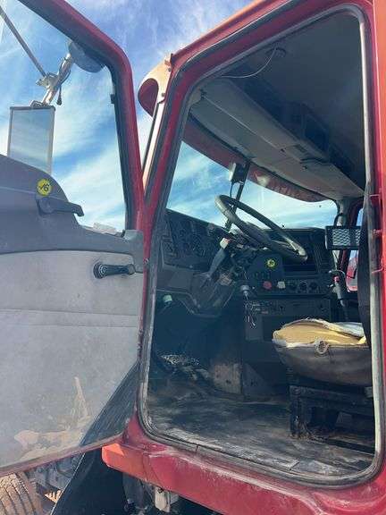 2012 Mack CHU613 showing 51,131 mi, 11,743 hrs - runs