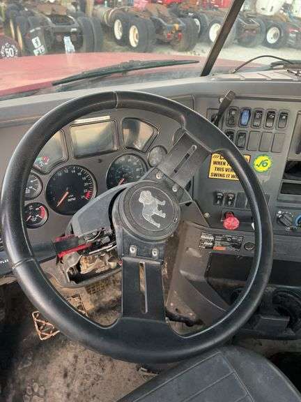 2008 Mack CHU613 showing 54,769 mi, 6,209 hrs- doesn't run