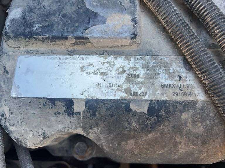 2007 Mack CHN613 showing 89,052 mi, hrs unknown- runs