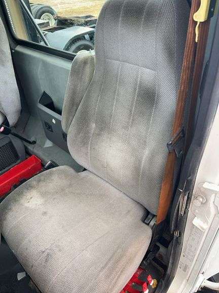 2013 Mack CXU613 showing 359,326 mi, 8,691 hrs - runs