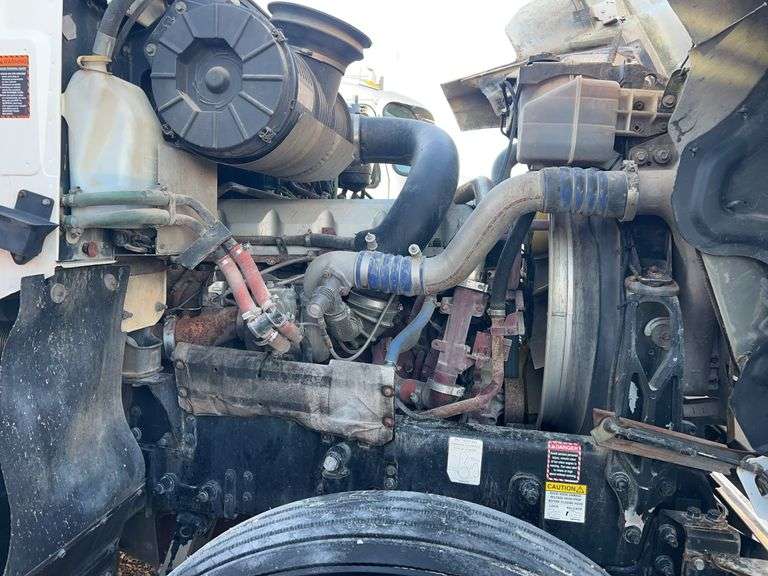 2008 Mack CHU613 miles & hrs unknown- runs