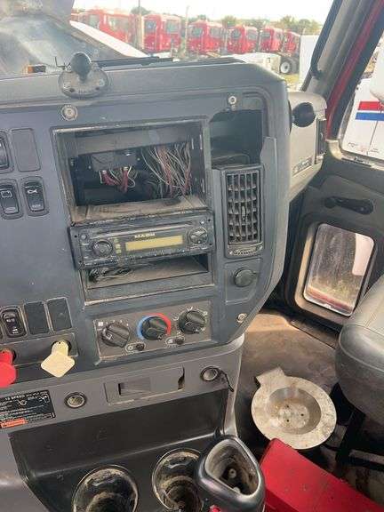 2012 Mack CHU613 showing 88,859 mi, 12,352 hrs - doesn't run