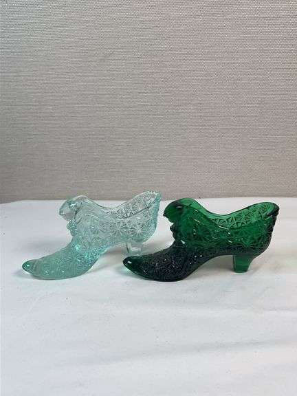 2 Fenton Daisy & Button Glass Shoes – Ice Green & Emerald