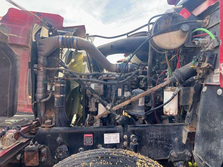 2007 Mack CHN613 showing 57,568 mi, 15,558 hrs - runs