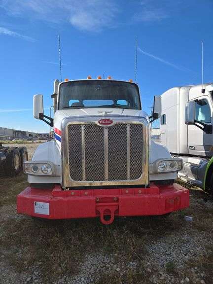 2014 Peterbilt 567 showing 44,798 mi, 5,118 hrs- runs