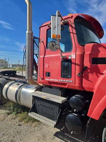 2012 Mack CHU613 showing 32,990 mi, 11,434 hrs- runs