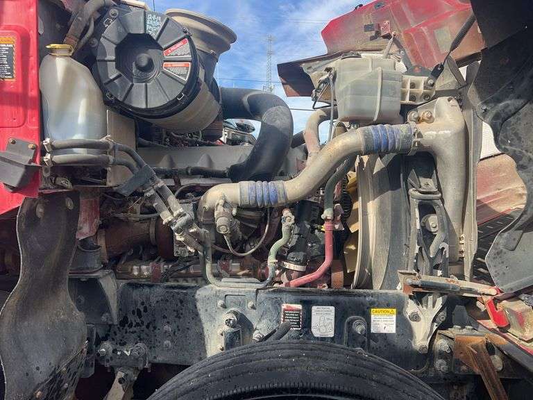 2011 Mack CHU613 showing 38,136 mi, hrs unknown- doesn't run