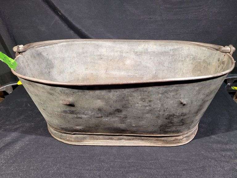 VINTAGE HEAVY METAL OVAL BUCKET -ERIE RAILROAD