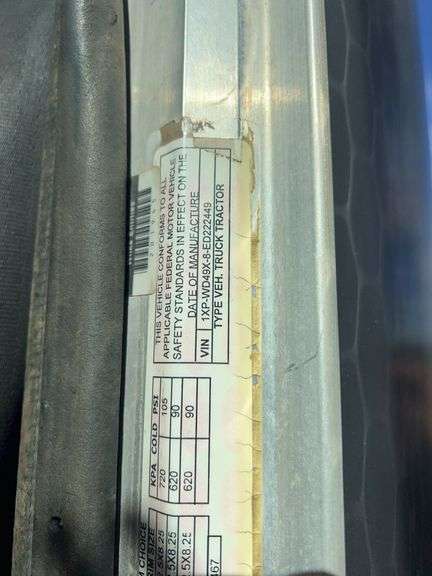 2014 Peterbilt miles & hrs unknown - doesn't run