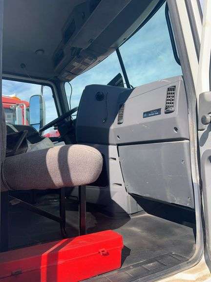 2014 Mack CHU613 showing 498,610 mi, 11,275 hrs - runs