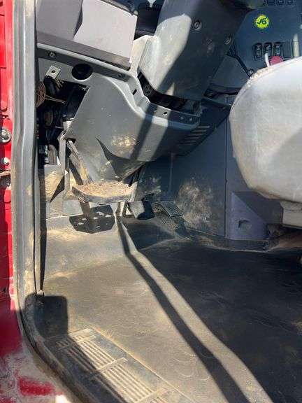 2013 Mack CHU613 miles & hrs unknown- doesn't run