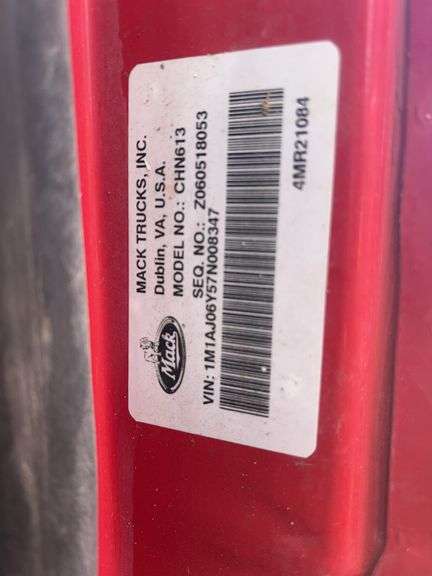 2007 Mack CHN613 showing 57,568 mi, 15,558 hrs - runs