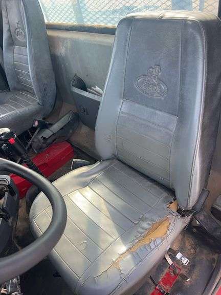 2011 Mack CHU613 showing 38,136 mi, hrs unknown- doesn't run