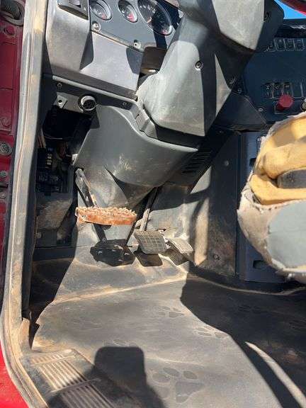 2012 Mack CHU613 showing 30,190 mi, 11,155 hrs- runs