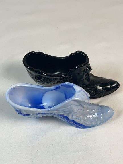 Fenton Glass Decorative Shoes – Blue Slag & Black Rose Pair