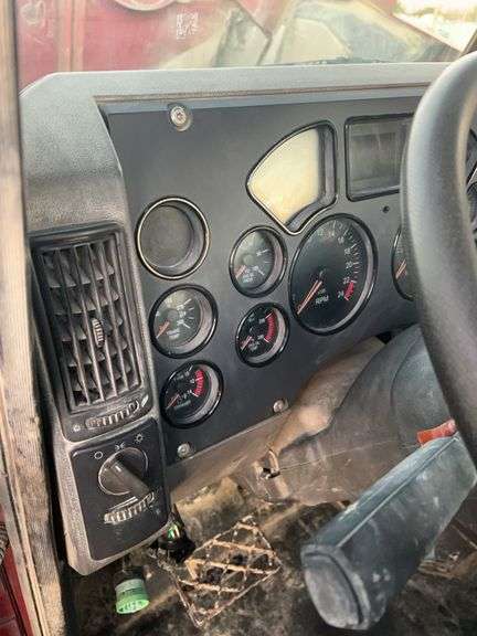 2008 Mack CHU613 showing 63,099 mi, 1,155 hrs- runs