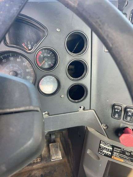 2008 Mack CHU613 showing 41,791 mi, 7,598 mi- doesn't run