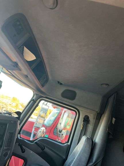 2008 Mack CHU613 miles & hrs unknown- runs