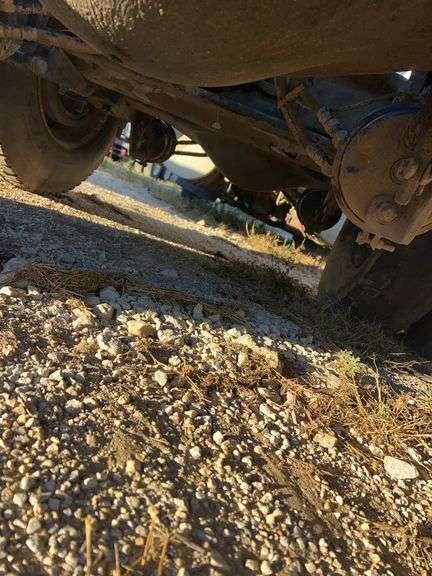 2008 Mack CHU613 showing 566,424 mi, 15,328 hrs- runs