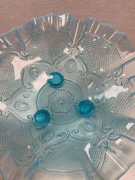 NORTHWOOD BLUE OPAL TRI-FOOT CANDY DISH