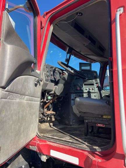 2008 Mack CHU13 miles & hrs unknown- doesn't run