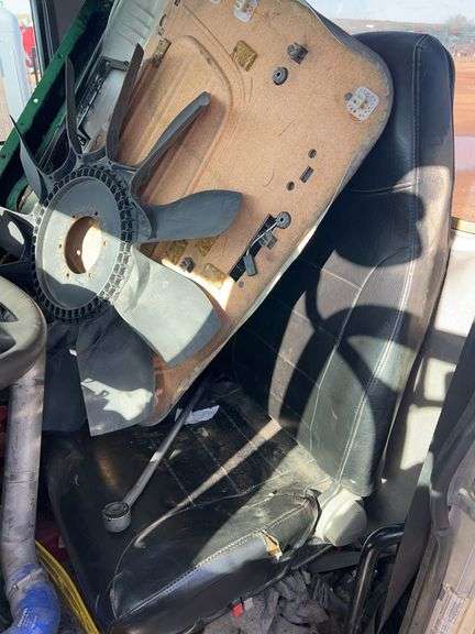 2014 Peterbilt miles & hrs unknown - doesn't run