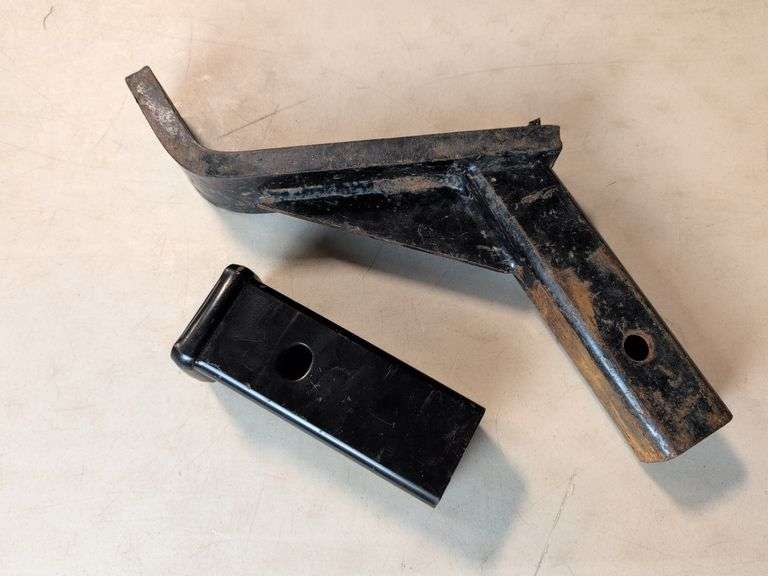 Trailer hitch ball mount with hitch adapter