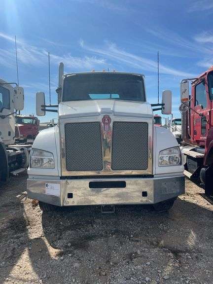 2018 Kenworth T880 showing 26,719 mi, hrs unknown - doesn't run
