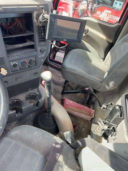 2008 Mack CHU613 showing 30,854 mi, 8,034 hrs - doesn't run