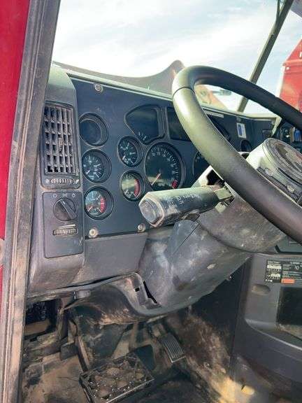 2012 Mack CHU613 showing 43,299 mi, 12,171 hrs - runs