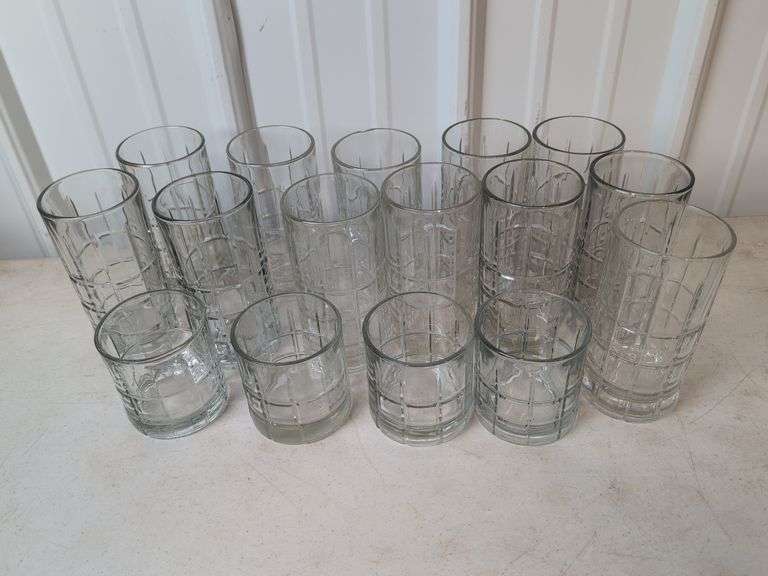 16-piece glass cup set - condition may slightly vary