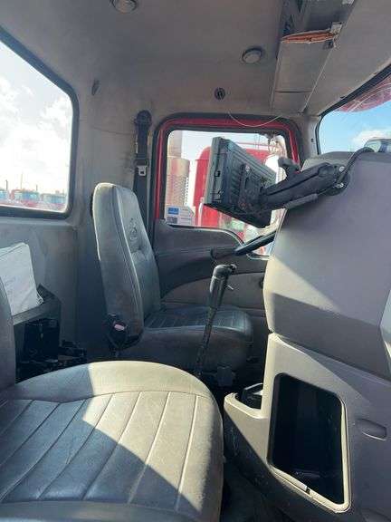 2008 Mack CHU613 52,535 mi, 8,497 hrs- runs