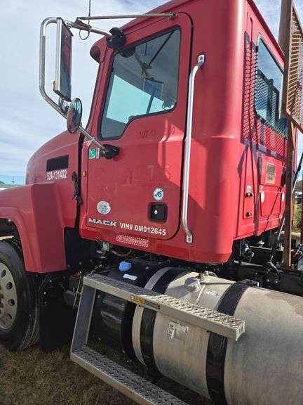 2013 Mack CHU613 showing 11,159 mi, 3,727 hrs- runs