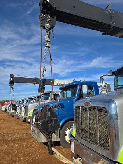 2018 Peterbilt PB348 showing 35,437 mi, 6,164 hrs - runs