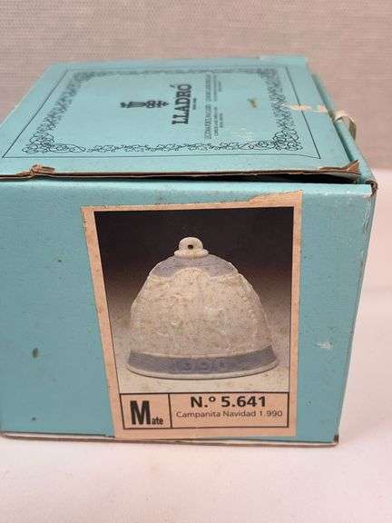 1990 LLADRO BELL AND ORNAMENT