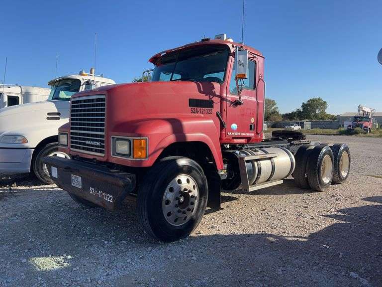 2012 Mack CHU613 showing 48,475 mi, 3,068 hrs- runs