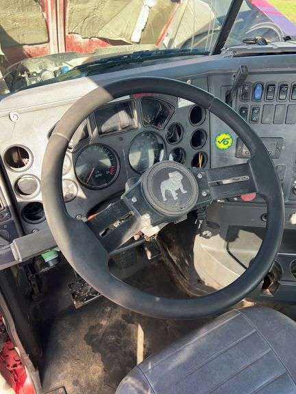 2008 Mack CHU613 52,535 mi, 8,497 hrs- runs