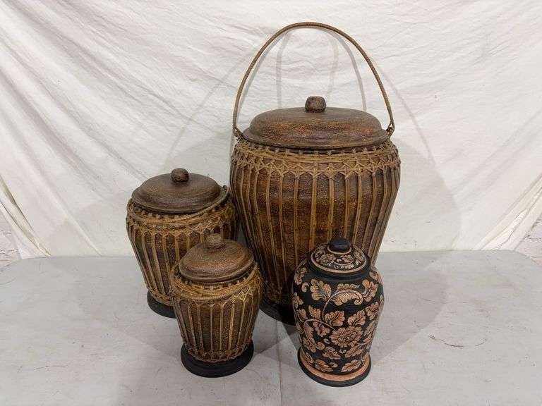 Lidded rice baskets 
