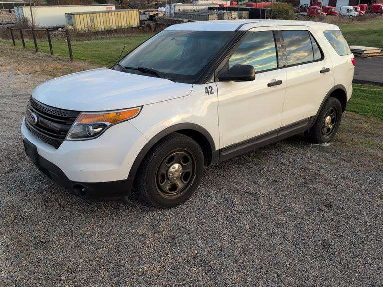 2013 Ford Explorer Police Interceptor SUV - showing 173,009 miles - runs