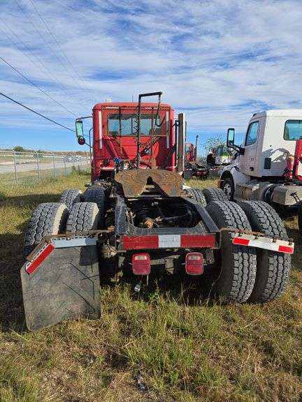 2012 Mack CHU613 showing 88,859 mi, 12,352 hrs - doesn't run