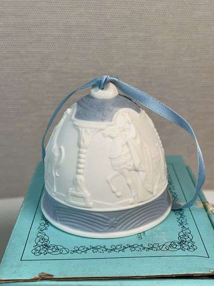 1990 LLADRO BELL AND ORNAMENT