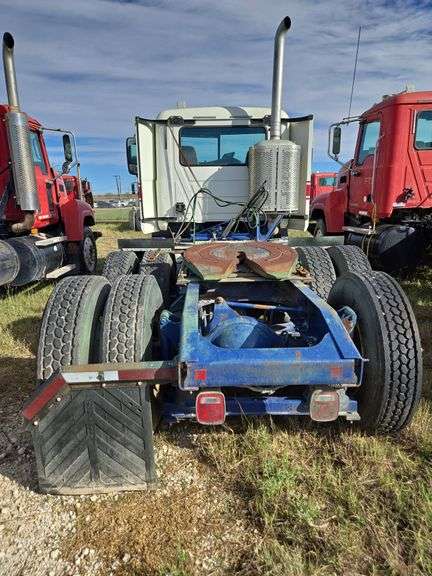 2014 Mack CHU613 showing 498,610 mi, 11,275 hrs - runs