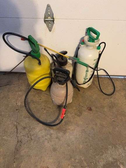 (4) Plastic Sprayers