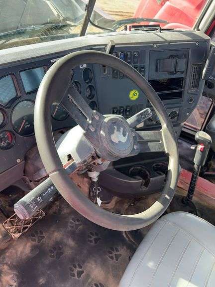 2012 Mack CHU613 showing 51,131 mi, 11,743 hrs - runs