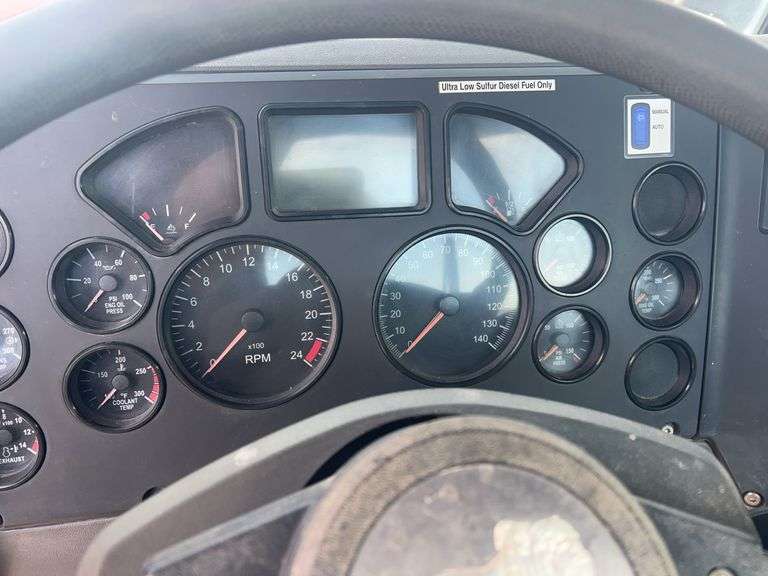 2012 Mack CHU613 showing 50,614 mi, hrs unknown - doesn't run