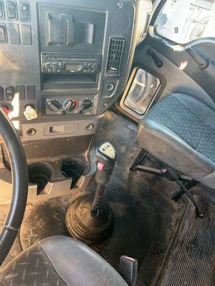 2008 Mack CHU613 showing 566,424 mi, 15,328 hrs- runs
