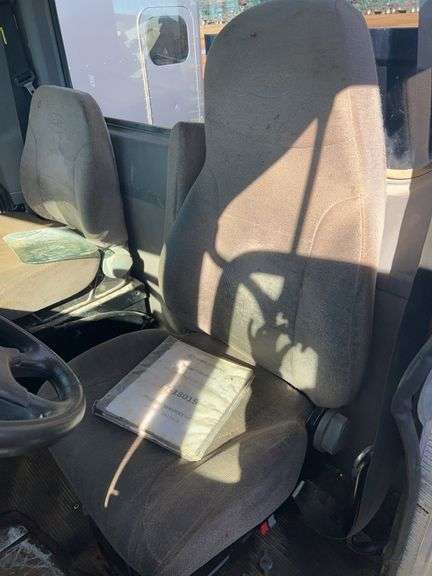 2019 Peterbilt PB348 showing 18,201 mi, 5,443 hrs - runs