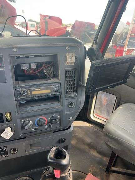 2008 Mack CHU613 showing 58,778 mi, 14,600 hrs - runs