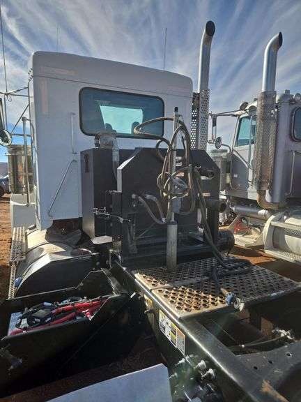 2019 Kenworth T8 showing 13,248 mi, 2,512 hrs - runs
